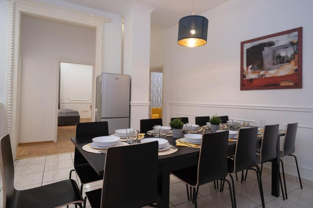 Best Located, 150 M2 5 Bedrooms Apt., بودابست المظهر الخارجي الصورة