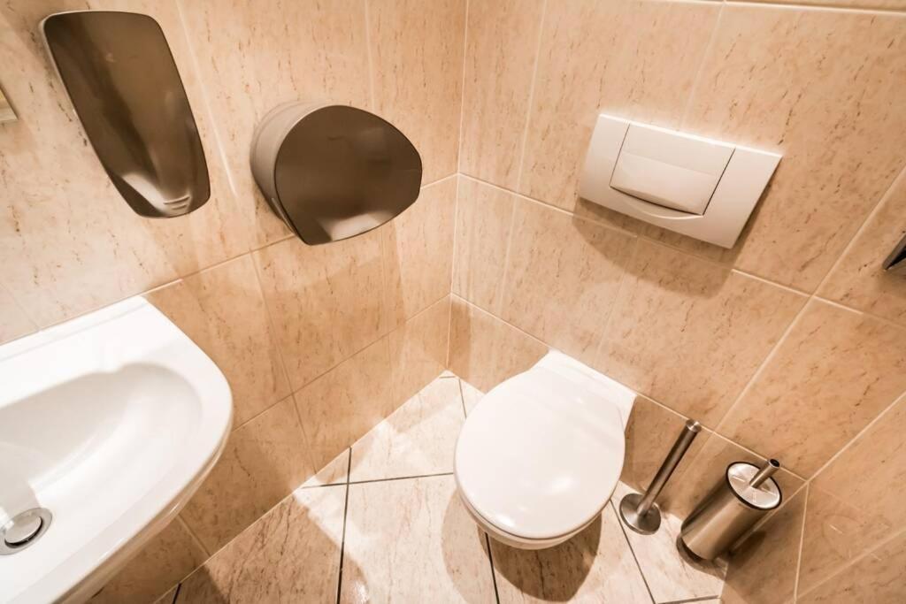 Best Located, 150 M2 5 Bedrooms Apt., بودابست المظهر الخارجي الصورة